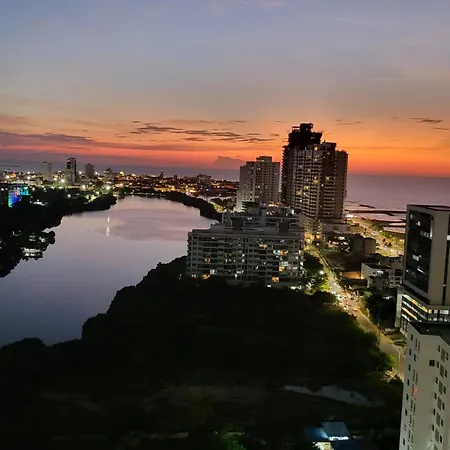 Vista Increíble Al Mar Y Centro